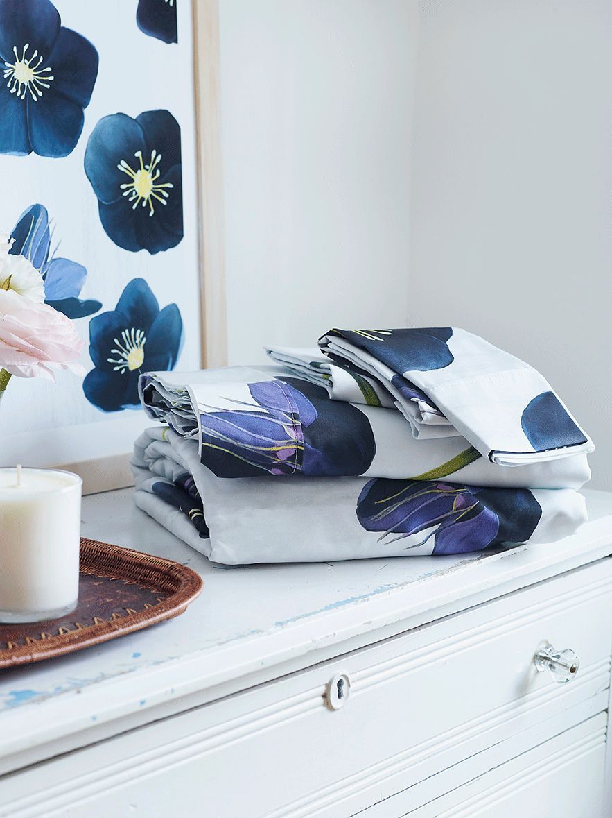 Sheet Set: Black Hellebore on Snow